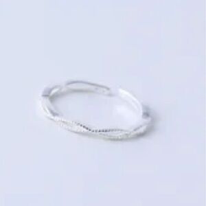 925 Sterling Silver Ring - NWOT